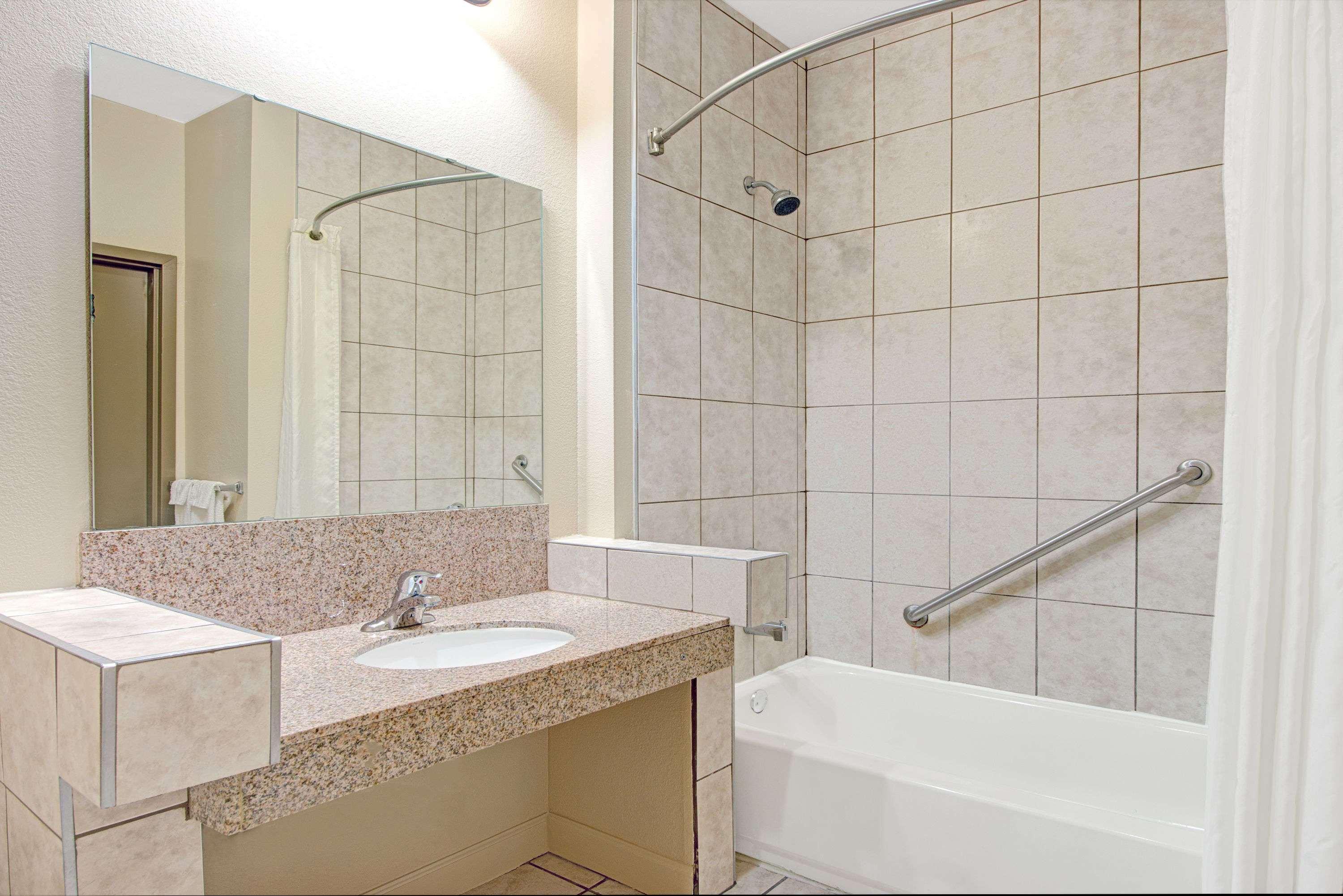 Super 8 By Wyndham St. Louis Airport Otel Woodson Terrace Dış mekan fotoğraf