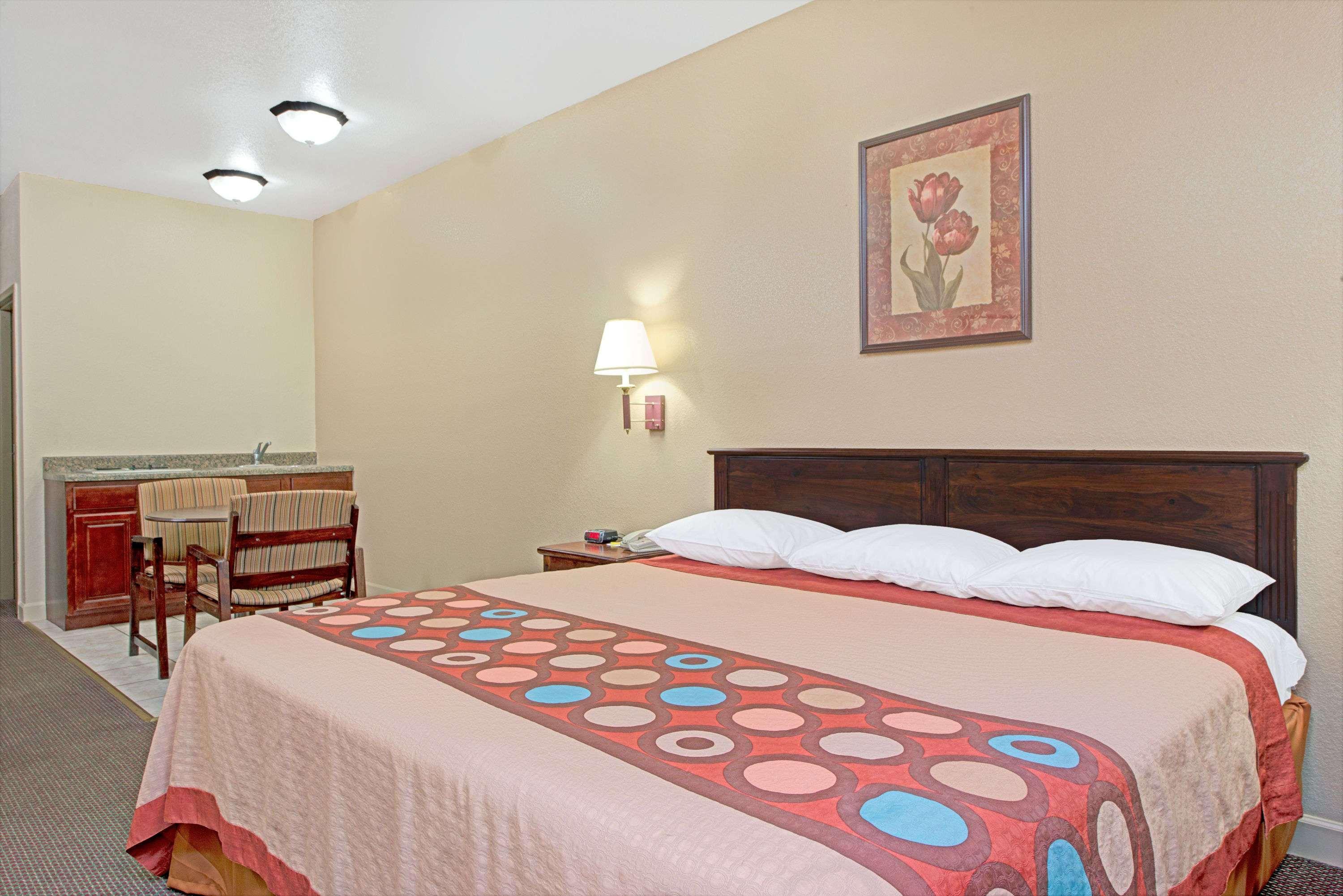 Super 8 By Wyndham St. Louis Airport Otel Woodson Terrace Dış mekan fotoğraf