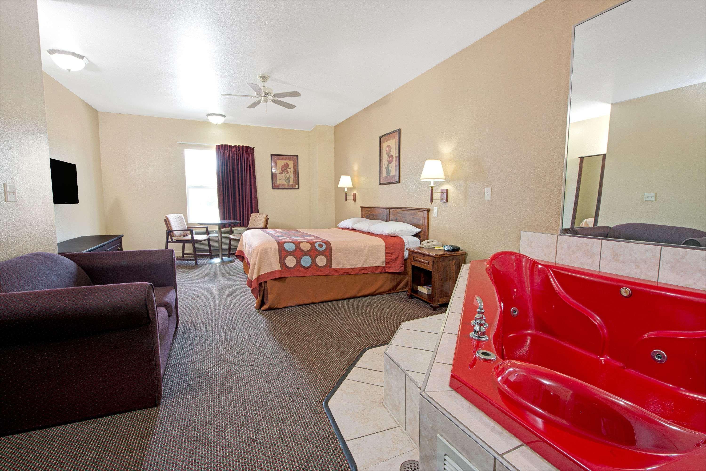 Super 8 By Wyndham St. Louis Airport Otel Woodson Terrace Dış mekan fotoğraf