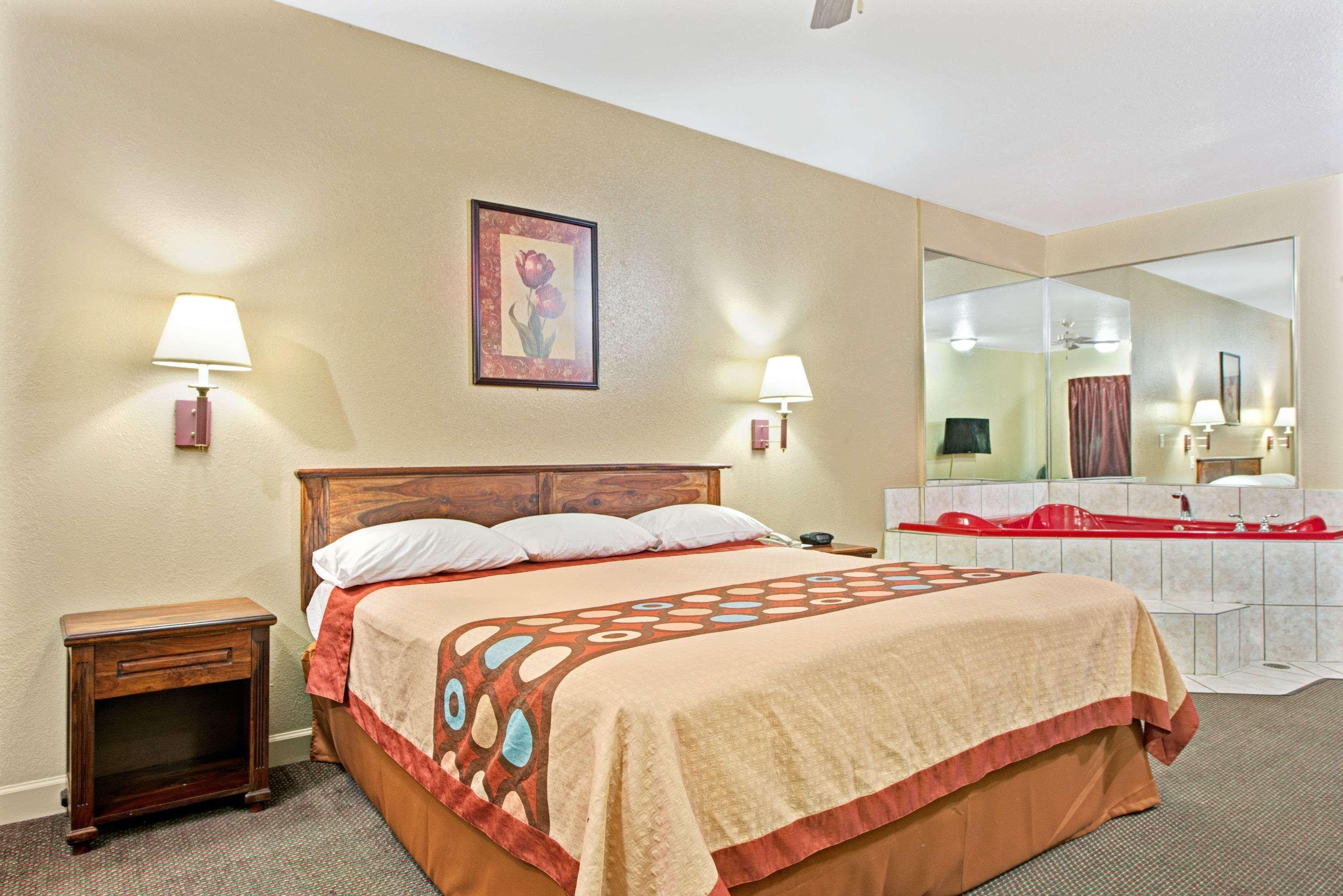 Super 8 By Wyndham St. Louis Airport Otel Woodson Terrace Dış mekan fotoğraf