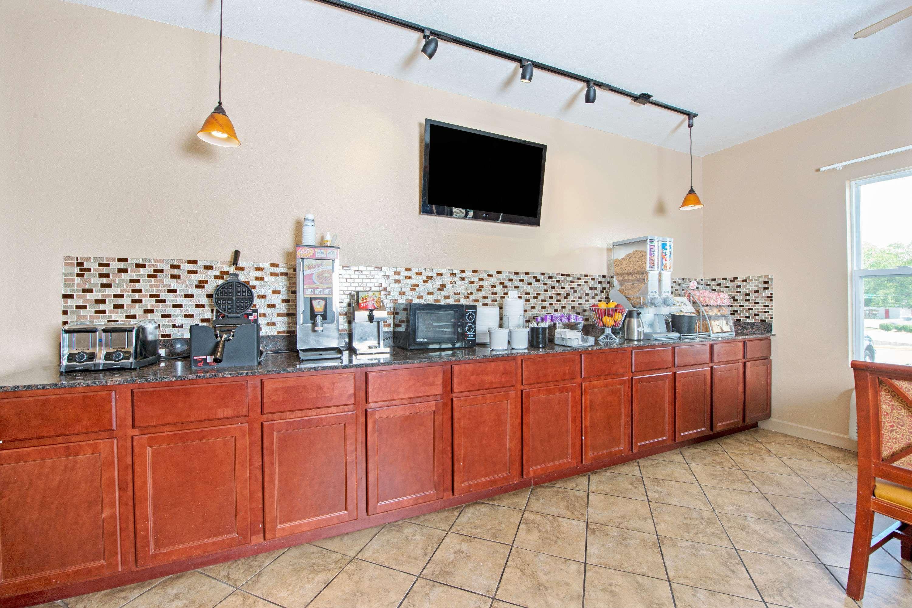 Super 8 By Wyndham St. Louis Airport Otel Woodson Terrace Dış mekan fotoğraf